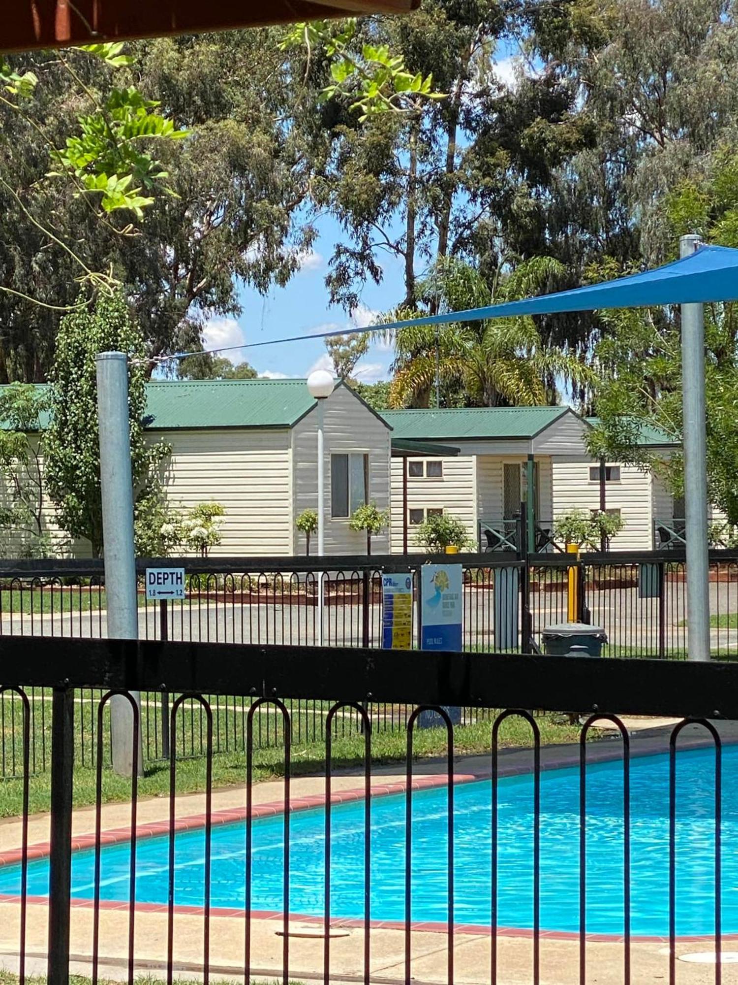 Boomerang Way Tourist Park Tocumwal Exterior photo